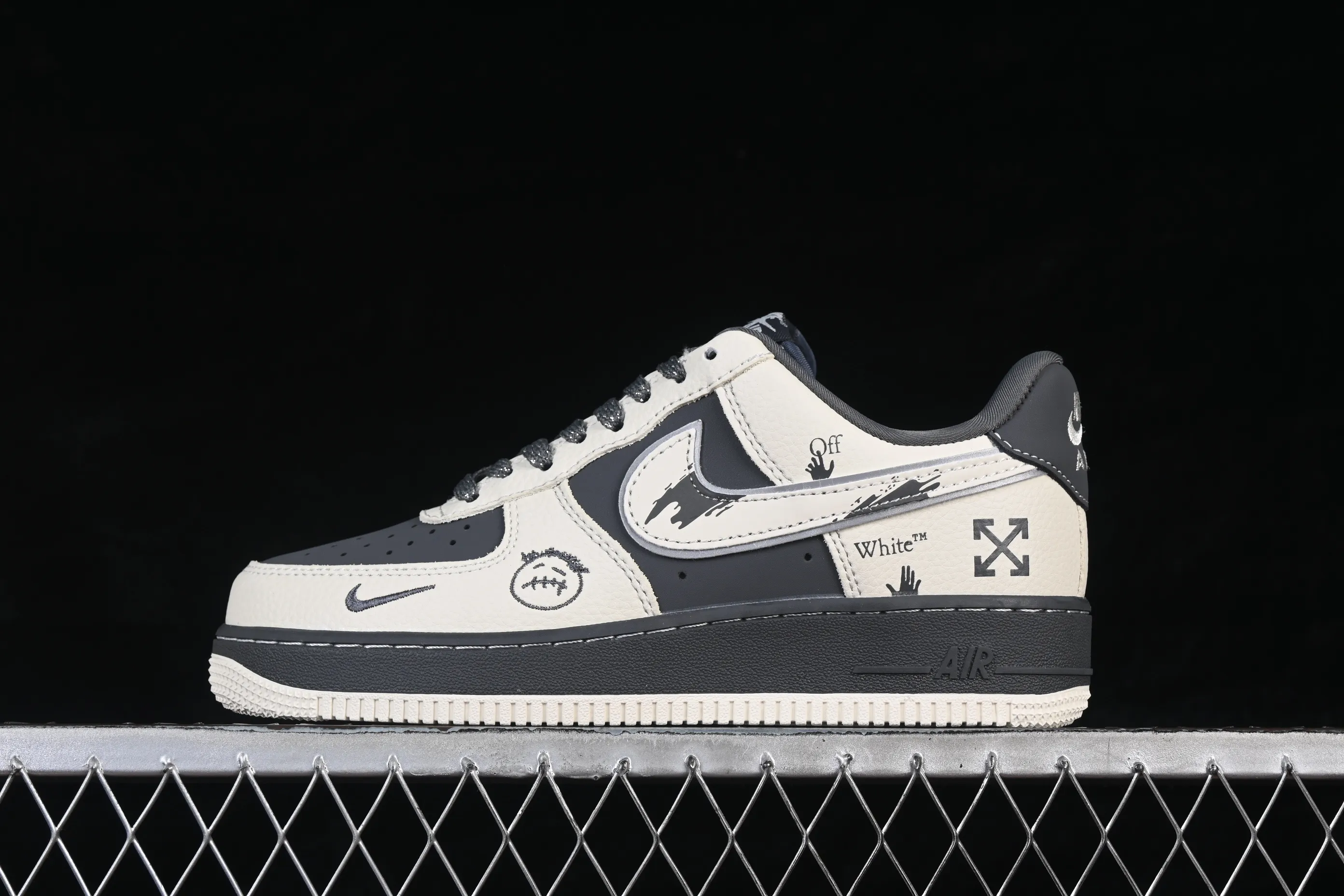 All categories Nk Air Force 1 Air Force series Nk Air Force 1 Low Air Force low-top Nike Air Force 1'07 Low joint white and black graffiti Air Force 1 low-top casual sneakers XL1979-130